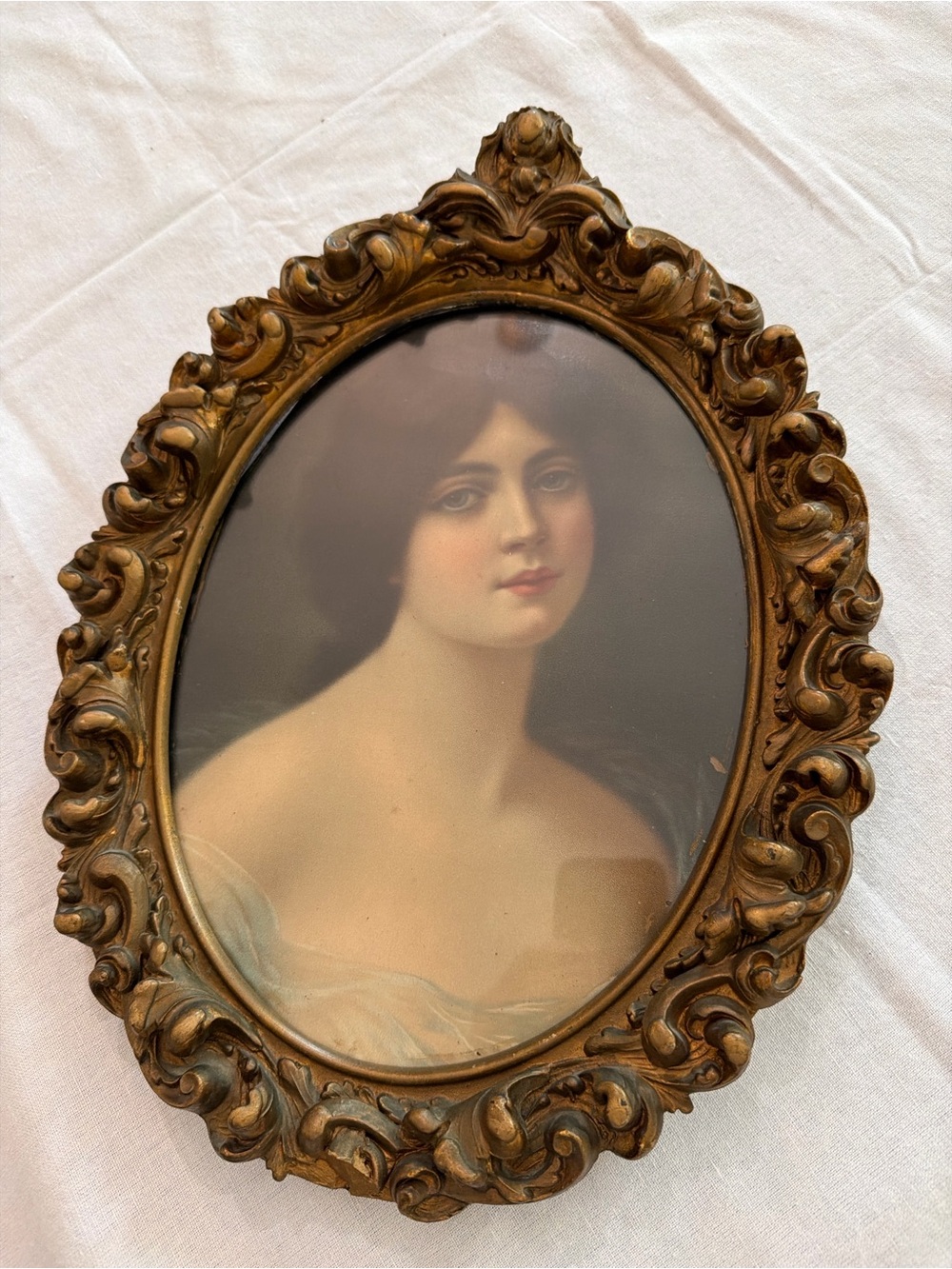 Vintage Oval Frame